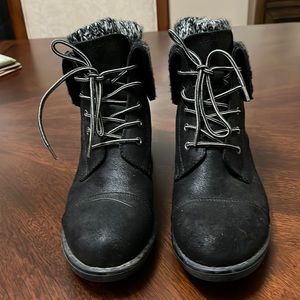Cliffs size 8 1/2 black lace up boots